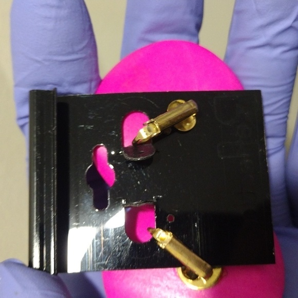 Elegant Pink Rare Circle Design Clip-On Earrings –Stylish Bold Statement Jewelry - Picture 6 of 7